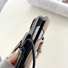 Telefoonhoesje met pasjesvak en praktische crossbody draagwijze