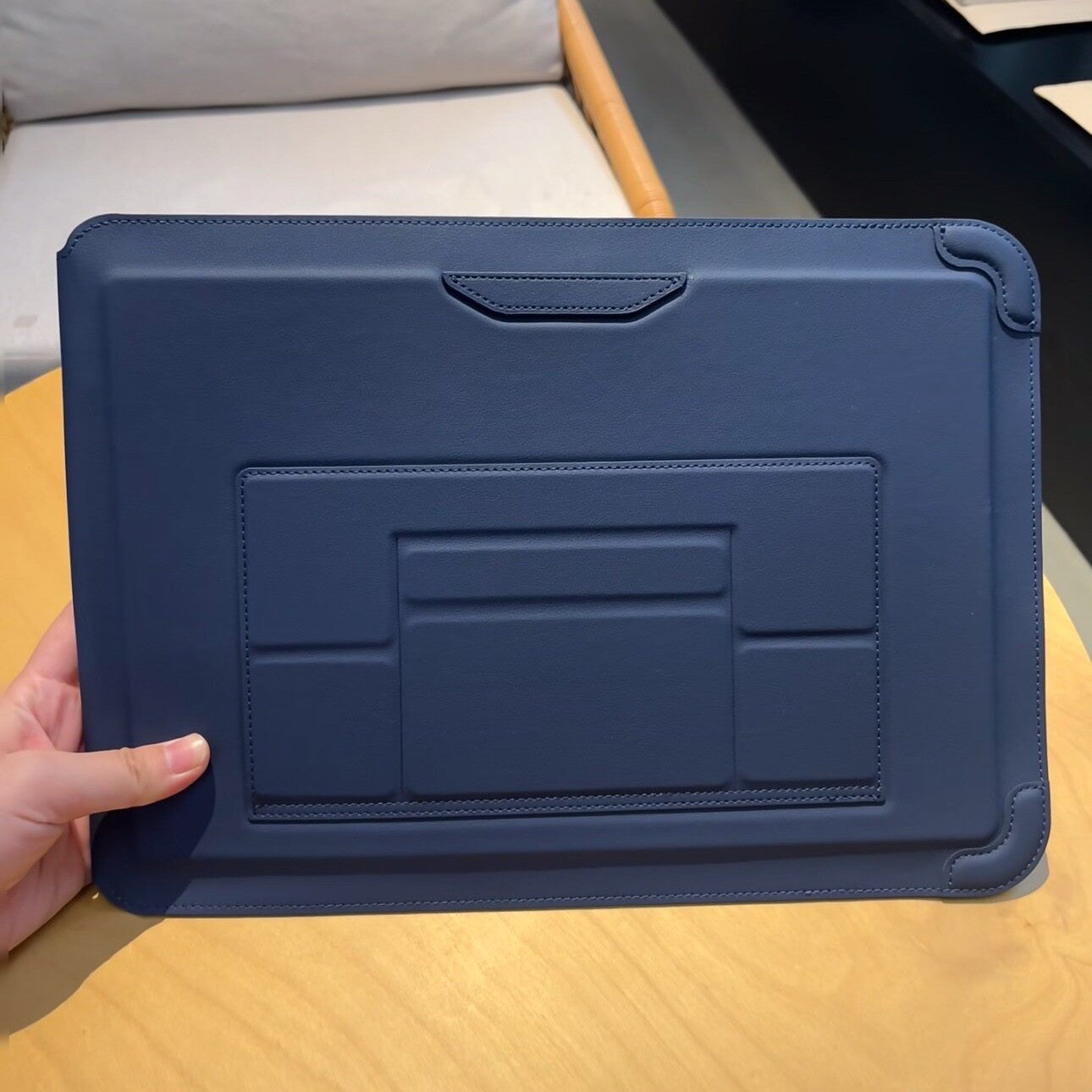 Laptophoes geschikt voor een flexibele werkplek