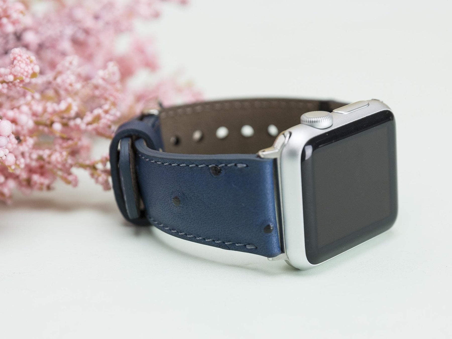 Classic Style Genuine Leather Apple Watch Band 